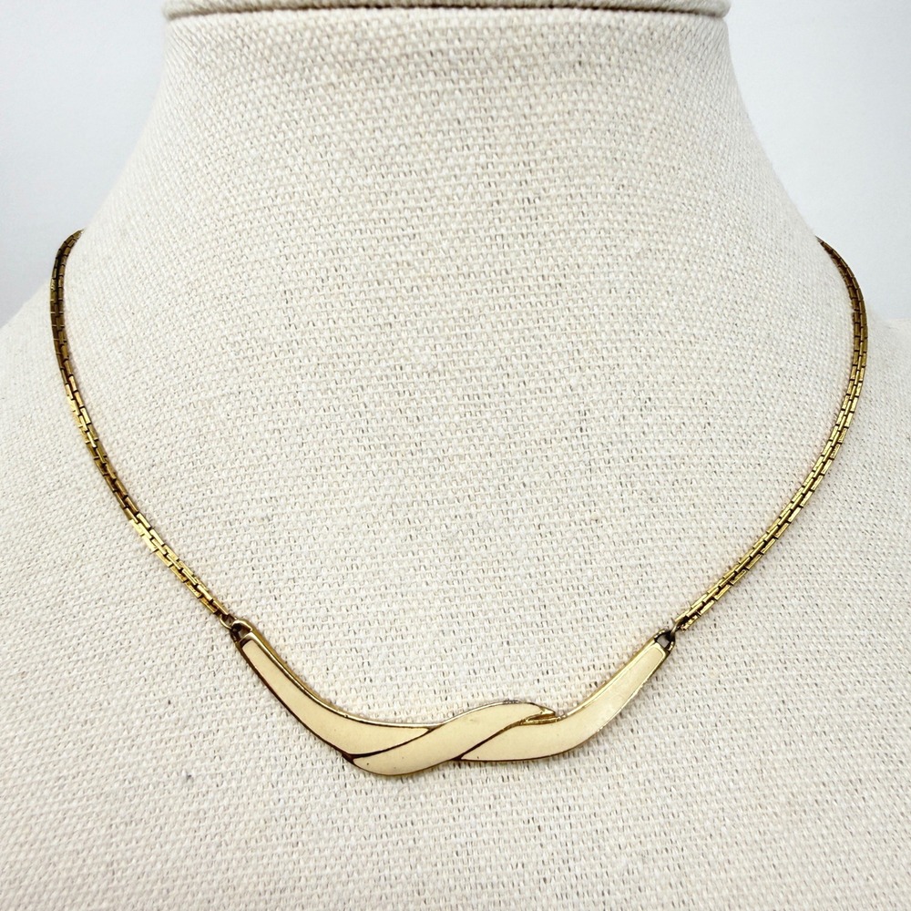 Monet Vintage 80s Necklace Cream Enamel Crossover Gold Tone‎ Modern